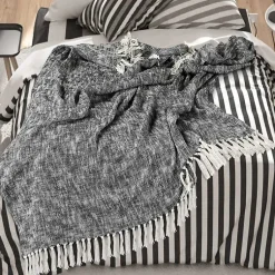 Blankets & Throws><noscript><img width=