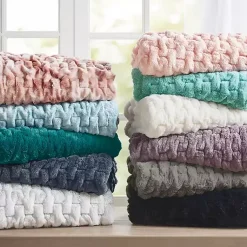 Blankets & Throws><noscript><img width=