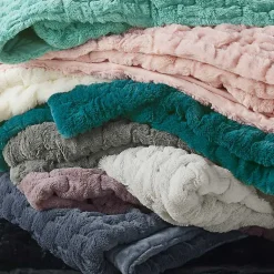 Blankets & Throws><noscript><img width=
