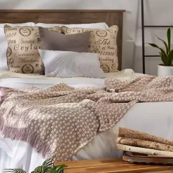 Blankets & Throws><noscript><img width=