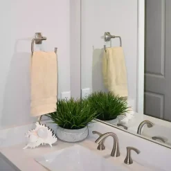Arrangements & Greenery><noscript><img width=
