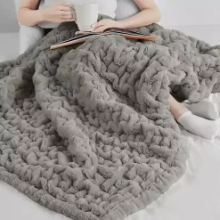 Blankets & Throws><noscript><img width=