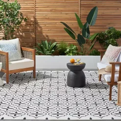 Kirklands Home Ivory & Black Quatrefoil Indoor/Outdoor Rug, 8x10 Online