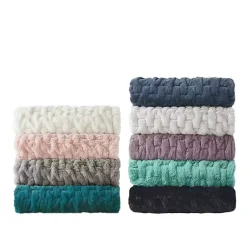 Blankets & Throws><noscript><img width=