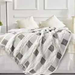 Blankets & Throws><noscript><img width=