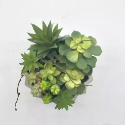 Arrangements & Greenery><noscript><img width=