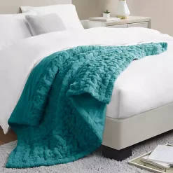 Blankets & Throws><noscript><img width=