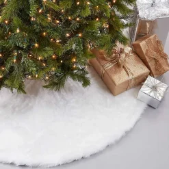 Christmas Tree Skirts & Collars><noscript><img width=